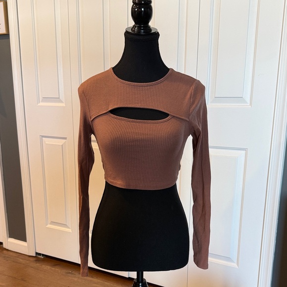 Active USA Ribbed Cutout Crop Top - Brown - Picture 2 of 8